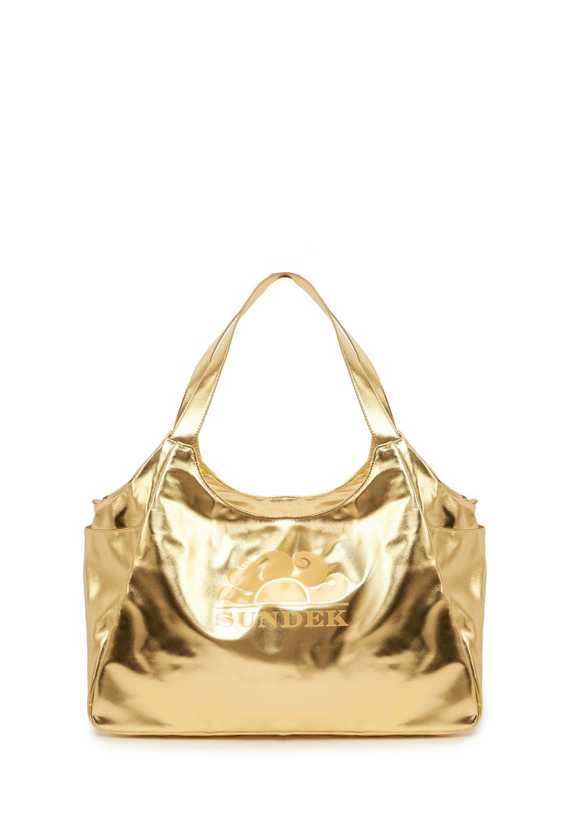 Borsa tote in metallo dorato con una texture liscia, dotata di un design con logo sul davanti e doppi manici.
