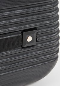 OCHNIK UNISEX czarny