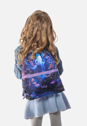 Zaino con un vivace design subacqueo blu e viola, decorato con creature marine in stile cartone animato. Realizzato in tessuto resistente, include dettagli violacei.
