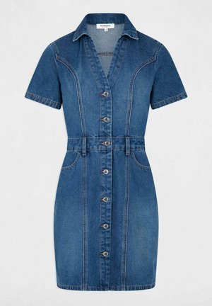 Denim skjortekjole med korte ærmer, knaplukning foran, krave og tætsiddende talje. Klassisk blå farve med synlige syninger og sidelommer.