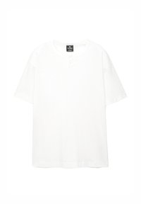 Hvid kortærmet Henley skjorte med to knapper, rund halsudskæring og synlig mærke label indeni kraven.