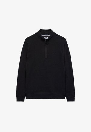 Must lange varrukatega pullover musta värvi, millel on kõrgendatud kaelus ja poole tõmblukuga kinnitamine; omab pehmet tekstuuri ja külge lisadetaili.