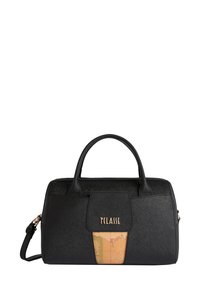 Borsa nera testurizzata con due manici, logo dorato "1 CLASSE" e un pannello decorativo frontale color cuoio con motivo a mappa.