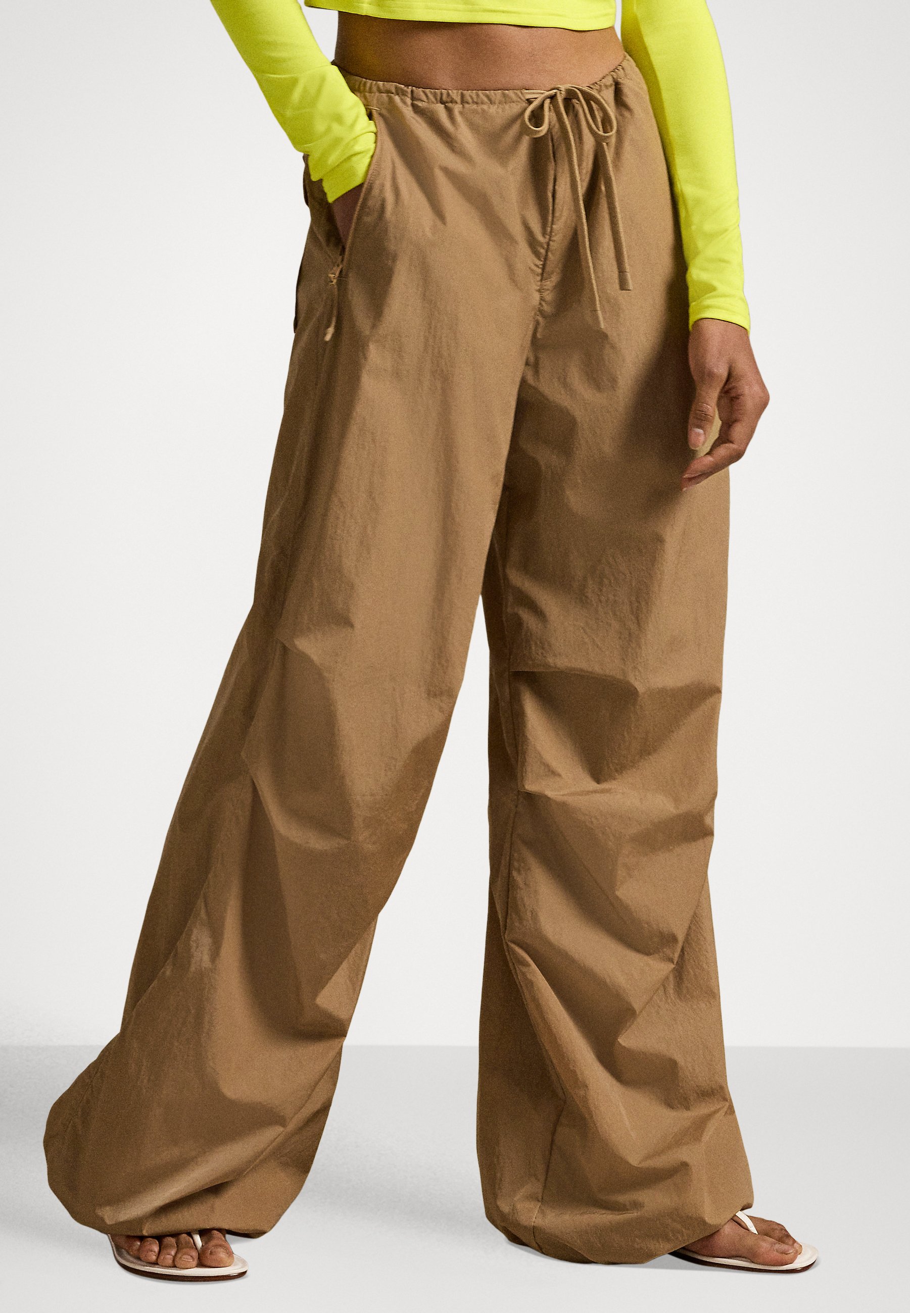 Polo Ralph Lauren PARACHUTE PANT - Trousers - light brown/tan