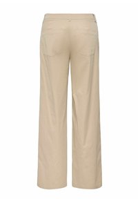 Pantalon beige à jambes larges en tissu doux, avec deux poches arrière et une ceinture lisse sans coutures visibles.