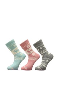 Drei Paar gestrickte Socken: türkis mit Hirschmotiv, rosa mit Blumenmuster und grau mit geometrischen Designs. Alle verfügen über gerippte Bündchen.