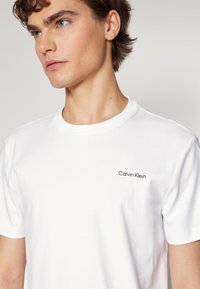Calvin Klein MICRO LOGO 2 PACK  - Basic póló - iron gate / white