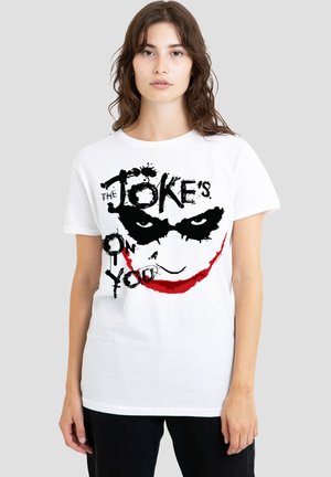 DC COMICS - BATMAN, DARK KNIGHT JOKER JOKES ON YOU - Print T-shirt - white