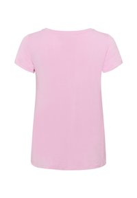 Lühikeste varrukatega T-särk pehmest roosast kangast, ümarate kaelustega ja mugava lõikega. Sile tekstuur, ilma mustrite ja aktsentideta.