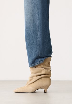 sacha Stiefelette - beige