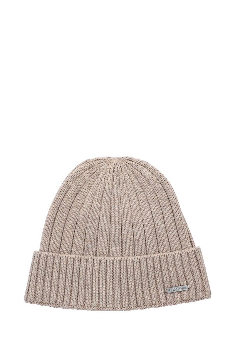 Wydziergana beżowa czapka z prążkowanym wzorem i podwiniętym mankietem. Posiada małą szaro-skalową metkę z boku. Miękka tkanina o dopasowanym kroju.