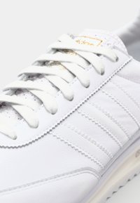 adidas Originals SL 72 RS UNISEX - Trainers - footwear white/off white