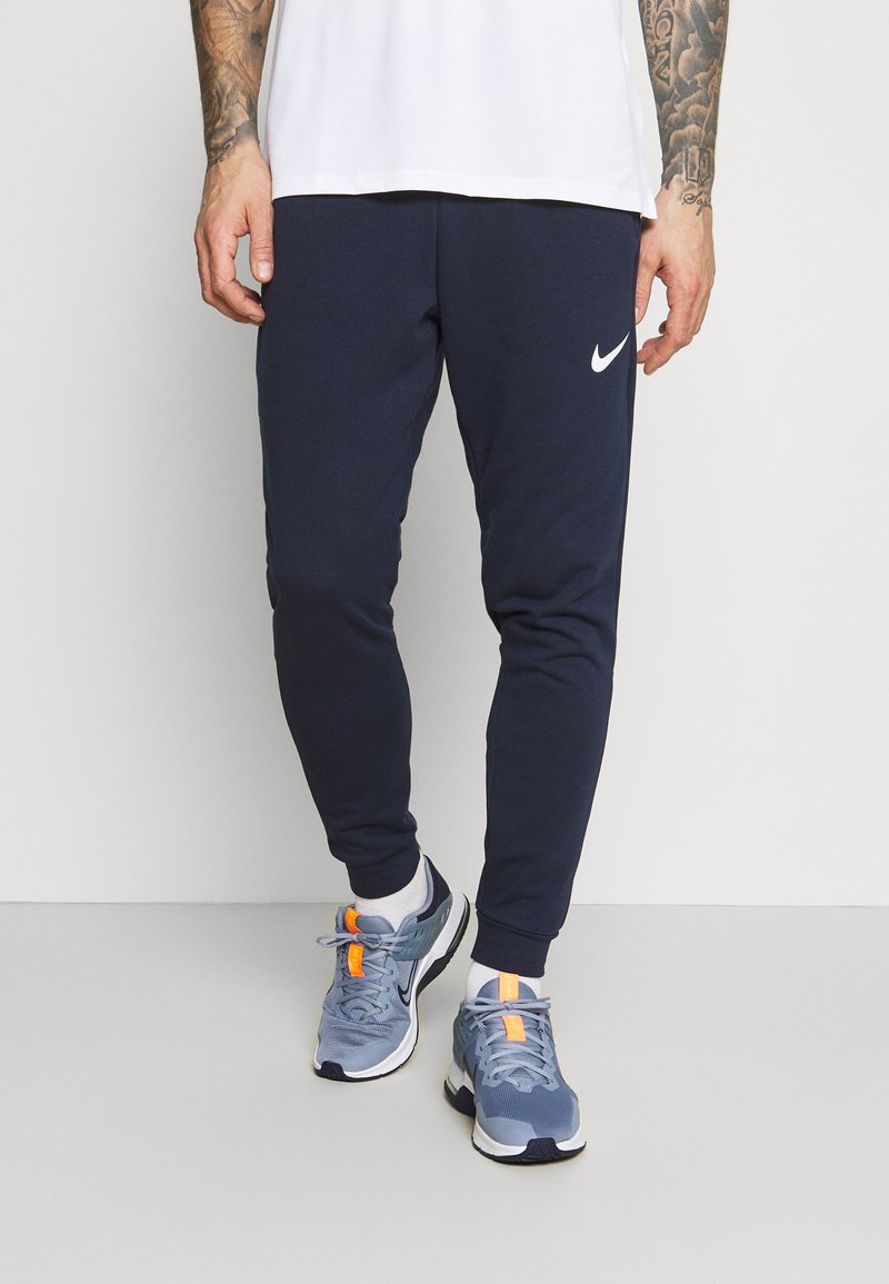 Nike Performance - PANT TAPER - Teplákové kalhoty - obsidian/white, Zvětšit