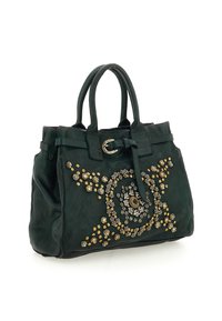 Borsa in pelle verde con decorazioni di perline, caratterizzata da una forma rotonda, doppio manico e un dettaglio decorativo a fibbia.