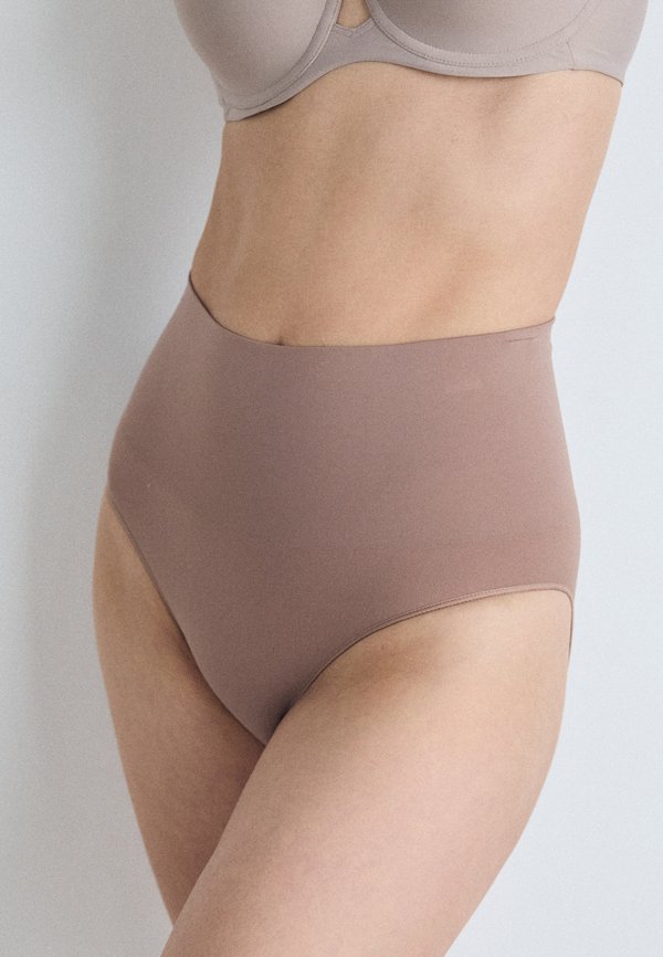 ECOCARE EVERYDAY SHAPING BRIEF - Shapewear - cafe au lait