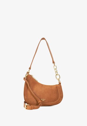 Braune Wildleder-Schultertasche mit einer geschwungenen Form, goldenen Ketten- und Riemenakzenten sowie einem Reißverschlussverschluss. Logo "Dune" auf der Vorderseite geprägt.