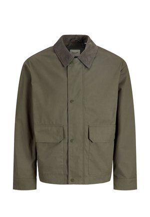 Grüne Jacke mit braunem Cordkragen, vorderen Druckknöpfen und zwei großen Klappentaschen, auf weißem Hintergrund dargestellt.