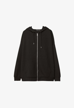 Felpa nera con zip, cappuccio, maniche lunghe e tasche frontali. Realizzata in un tessuto morbido, presenta un design rilassato e polsini a costine.