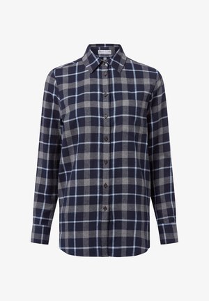 Koszula flanelowa w granatowo-szary w kratę z długimi rękawami, zapinana na guziki z niebieskimi akcentami. Posiada wyłogi w kształcie szpica oraz kieszeń na piersi.