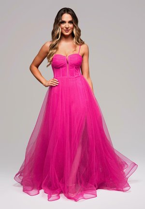 Roze tule jurk met een aangesloten lijfje, dunne bandjes en een vloeiende rok. Heeft gelaagd materiaal met subtiele glans en een gedefinieerde taille.