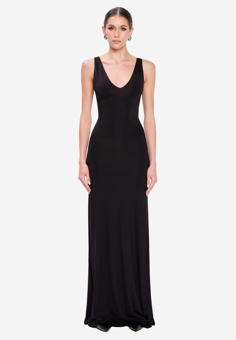 Sort, tætsiddende maxikjole med dyb V-halsudskæring, ærmeløs design, glat tekstur og gulvlængde silhuet.