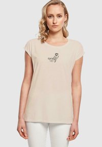 Merchcode SPRING - VIBES EXTENDED SHOULDER - T-shirts med print - white/sand