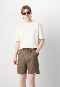 Calvin Klein Jeans COLORBLOCK TEE - Camiseta estampada - ivory