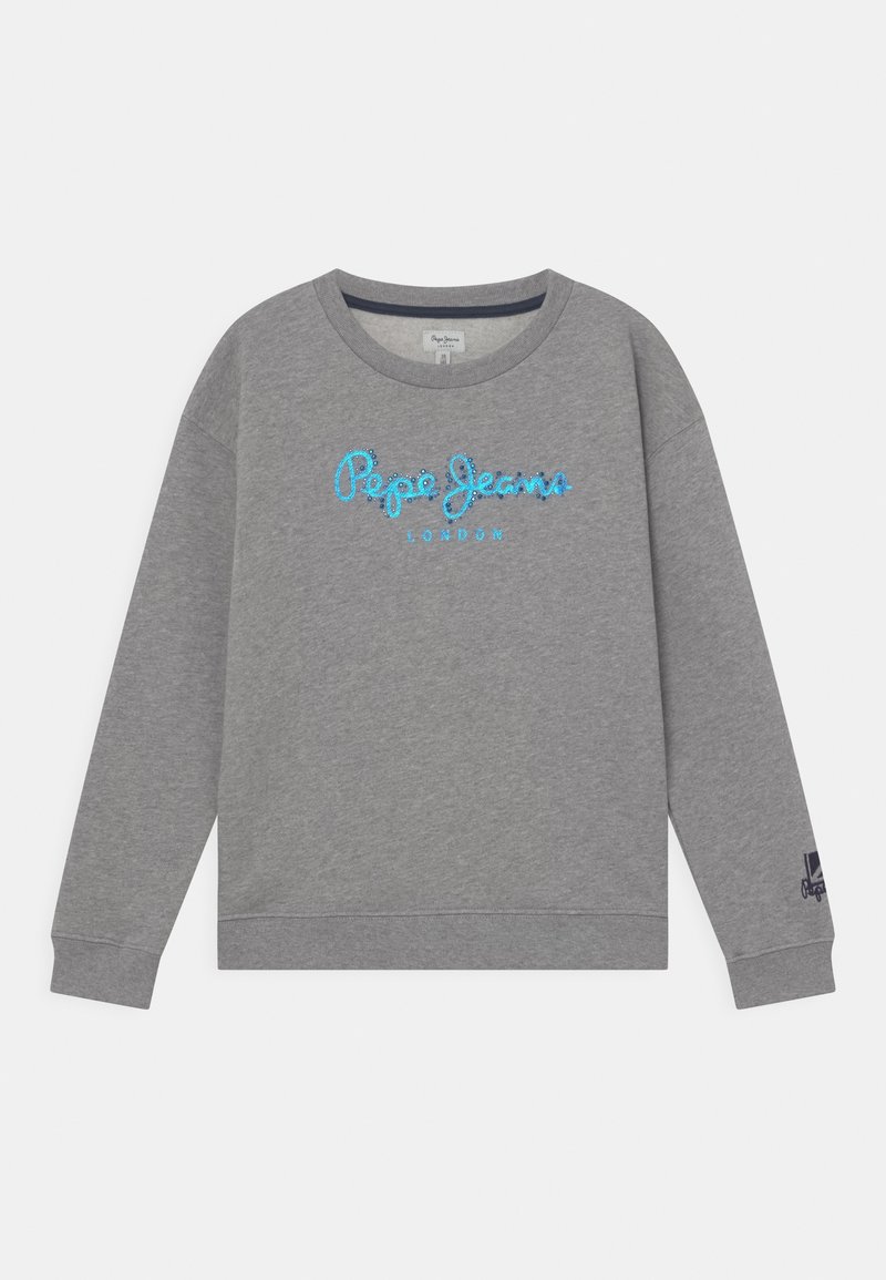 Sweat-shirt gris à manches longues avec col rond, "Pepe Jeans London" en sequins bleus sur le devant et petit logo sur le poignet de la manche gauche.