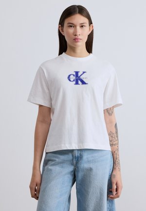 BOXY SEASONAL MONOLOGO  - Nyomott mintás póló - bright white