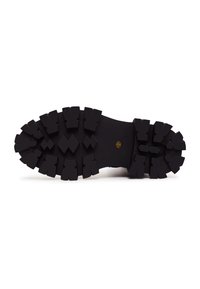 Suela de zapato de goma negra con una suela gruesa y resistente, que presenta un patrón geométrico y un logo dorado en el centro.