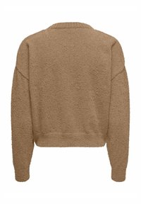 Maglione marrone, peloso, con taglio corto, spalle scese e polsini a coste. Texture morbida con un aspetto leggermente rialzato e fluffoso.