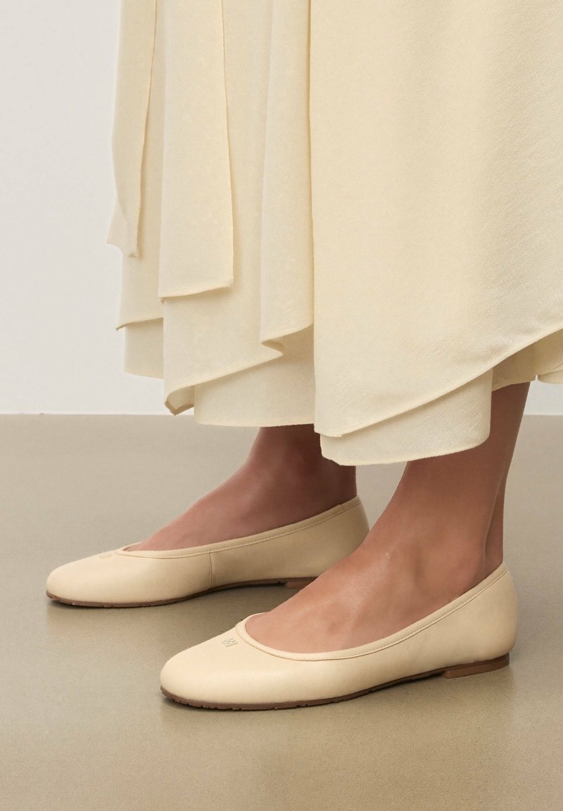 beige zalando ballerine con tacco