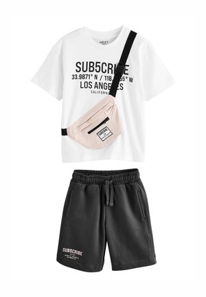 Next REGULAR FIT - SUBSCRIBE SHORT SLEEVE SET  - Shorts - white charcoal