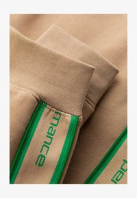Niet geselecteerd, brown