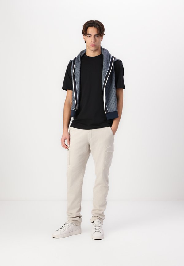 SCRIPT  - Basic T-shirt4