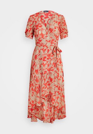 Wickelkleid in rot-cremefarbenem Blumenmuster, kurze Puffärmel, tiefes V-Ausschnitt und eine gebundene Taille; gestufter Rock mit fließendem Design.