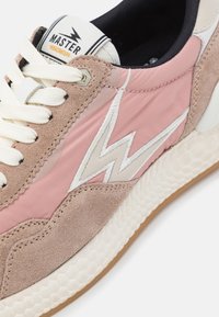 MOA - Master of Arts Sneakers - pink