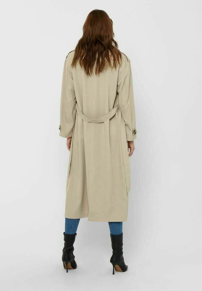 Stradivarius Trenchcoat GrÃ¼n ONLY Petite EXTRALANGER Trenchcoat