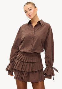 Non sélectionné, solid brown