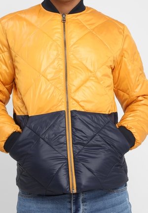 Kurtka Bomber