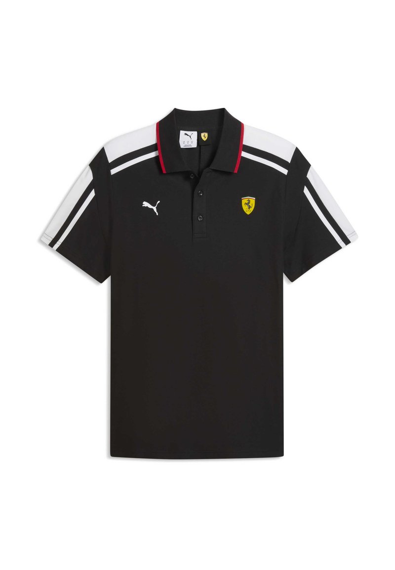 Polo noir avec des accents blancs et rouges, doté d'un col, d'une patte de boutonnage à trois boutons, du logo Puma et de l'emblème Ferrari sur la poitrine.