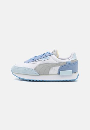 Trainers - blue