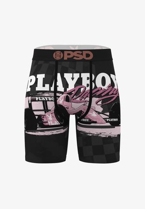 Schwarze Boxer-Shorts mit einer rosa Rennwagen-Grafik und dem Schriftzug "PLAYBOY". Das Design umfasst karierten Mustern und kontrastierende Texturen.