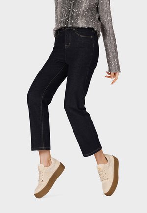 Queen Helena, X35-22 - Sneakers basse - beige