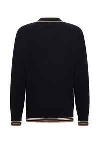 Maglione nero a coste con colletto, caratterizzato da dettagli a strisce in marrone, bianco e beige nei polsini e nell'orlo. Tessuto a maglia testurizzato.