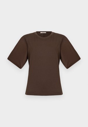 Bluză maro cu mâneci scurte și largi și decolteu rotund, prezentată plat pe un fundal gri deschis.