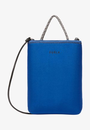 Niebieska prostokątna torba Furla z czarno-białym plecionym uchwytem i cienkim czarnym paskiem na ramię, minimalistyczny design.