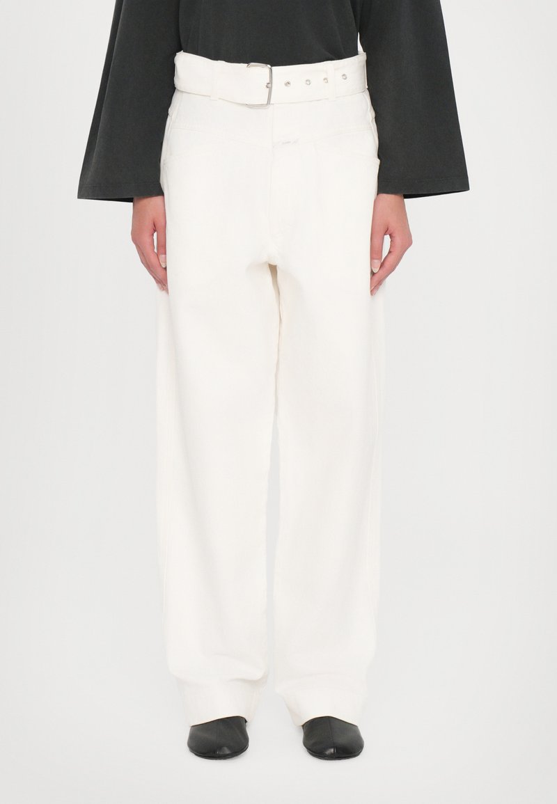 CLOSED - Wide leg