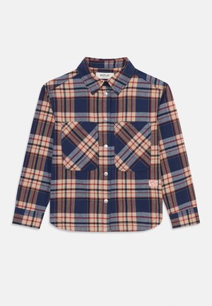 Karierte Flanellhemd in Marineblau, Rot und Beige, mit langen Ärmeln, zwei Fronttaschen und einem Button-Down-Kragen.