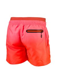 Shorts de bain corail lumineux avec une taille élastique, dotés d'une poche zippée à l'arrière et d'un tissu lisse et léger.